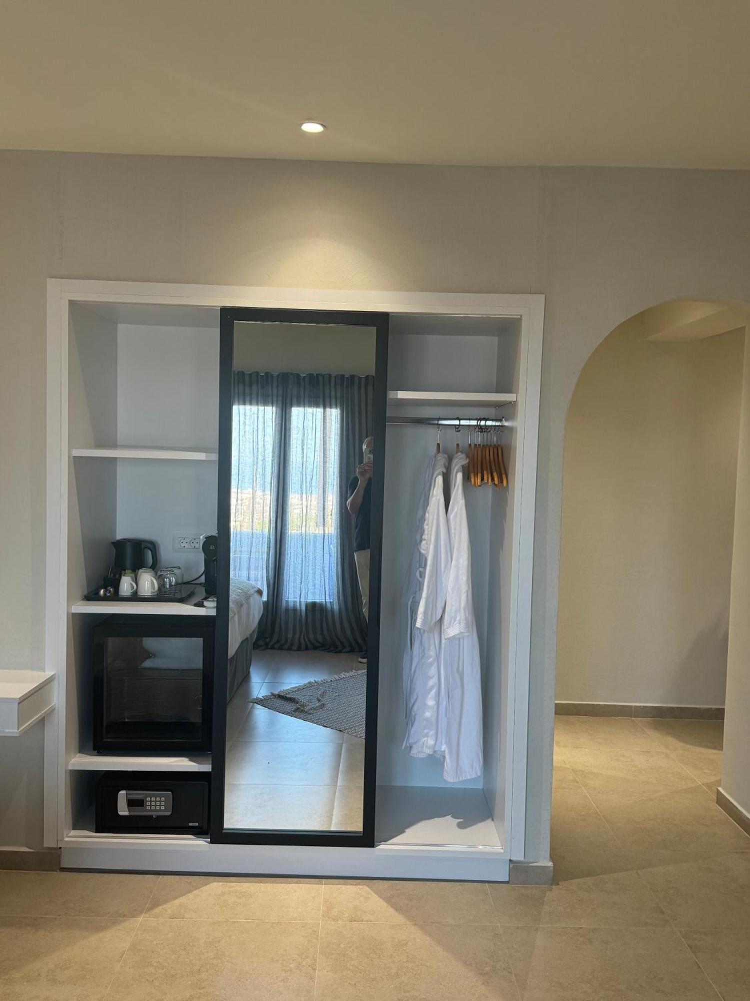 The Noverian Bios Santorini Boutique Hotel Fira  Pokój zdjęcie