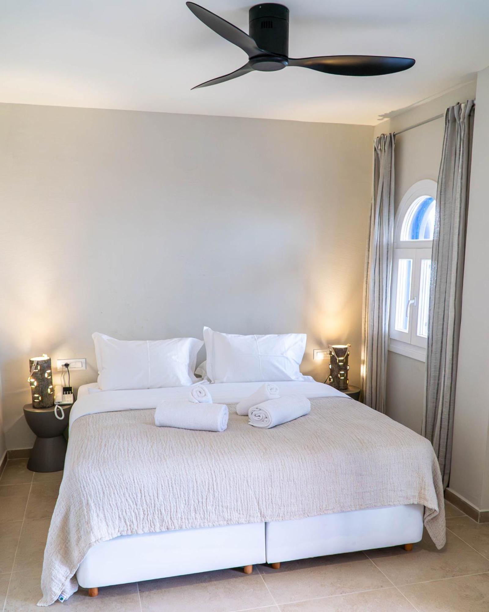 The Noverian Bios Santorini Boutique Hotel Fira  Pokój zdjęcie